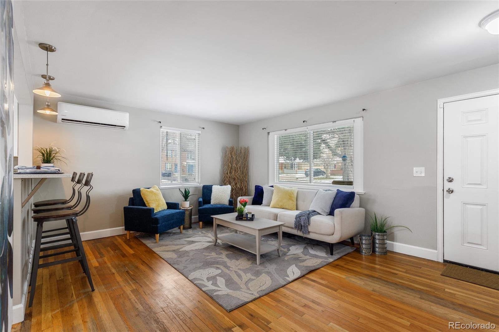 MLS Image #2 for 2217 s cherry street,denver, Colorado