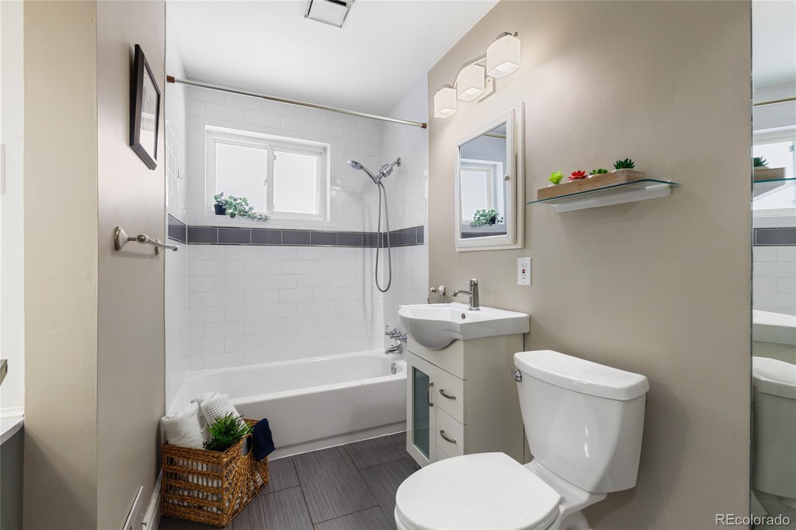 MLS Image #26 for 2217 s cherry street,denver, Colorado