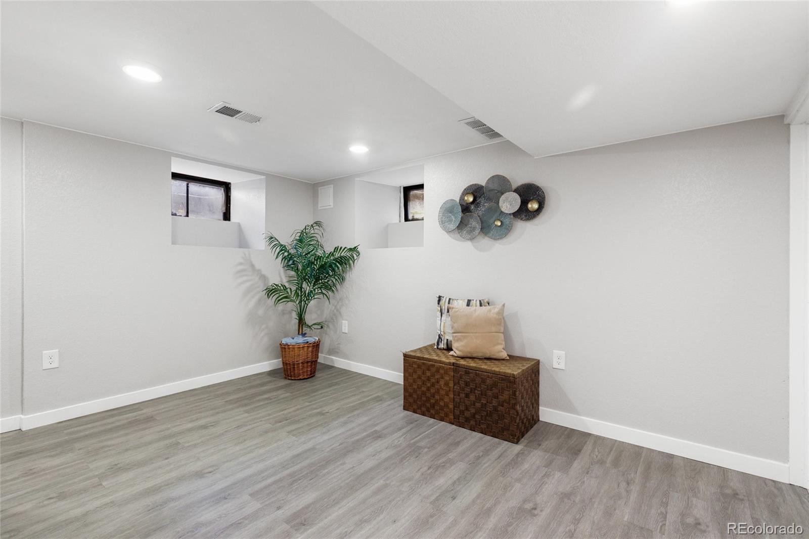 MLS Image #30 for 2217 s cherry street,denver, Colorado