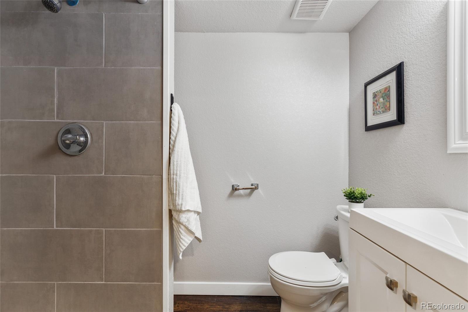 MLS Image #34 for 2217 s cherry street,denver, Colorado