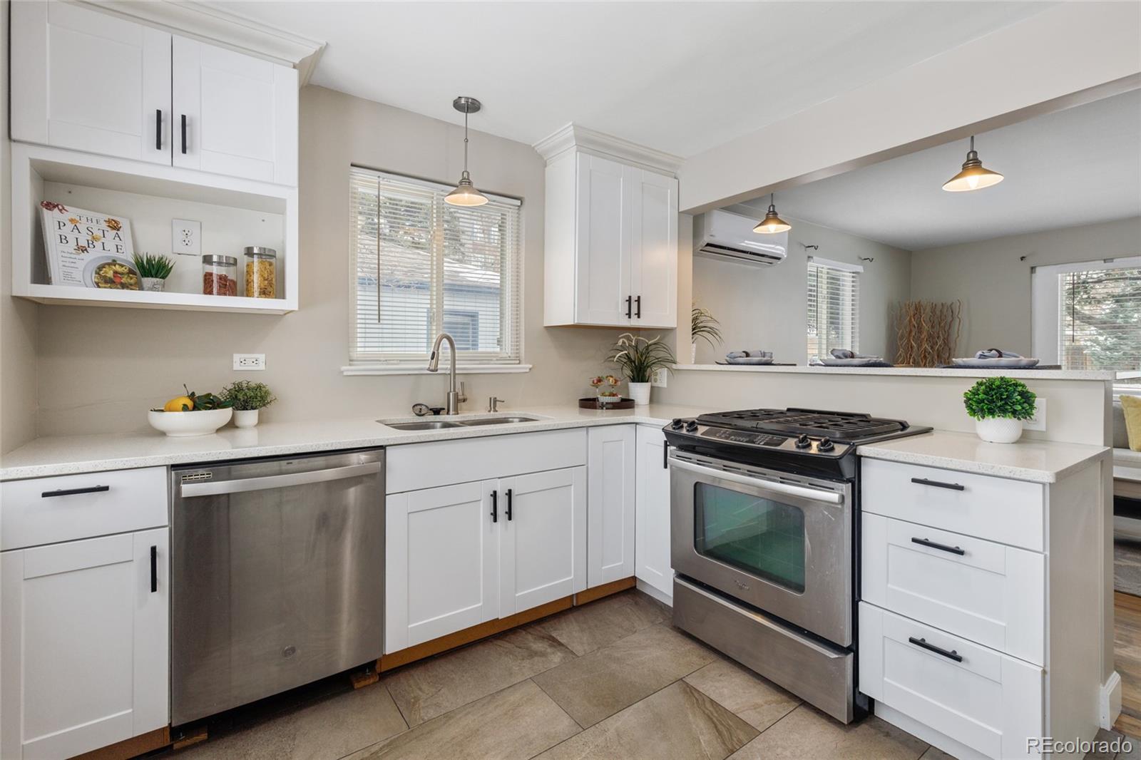 MLS Image #4 for 2217 s cherry street,denver, Colorado