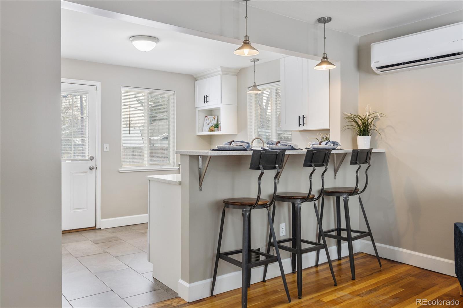 MLS Image #5 for 2217 s cherry street,denver, Colorado