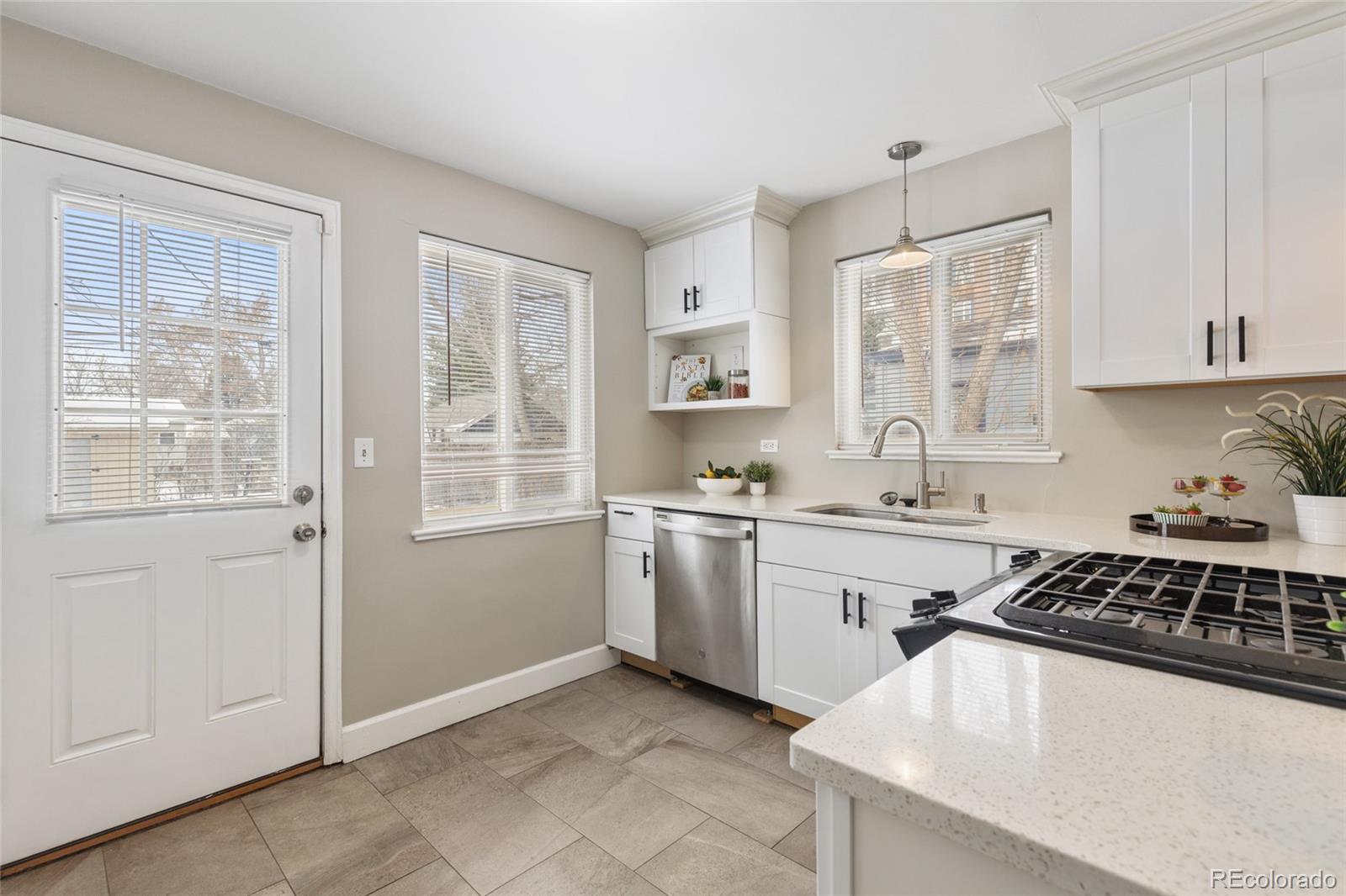 MLS Image #6 for 2217 s cherry street,denver, Colorado