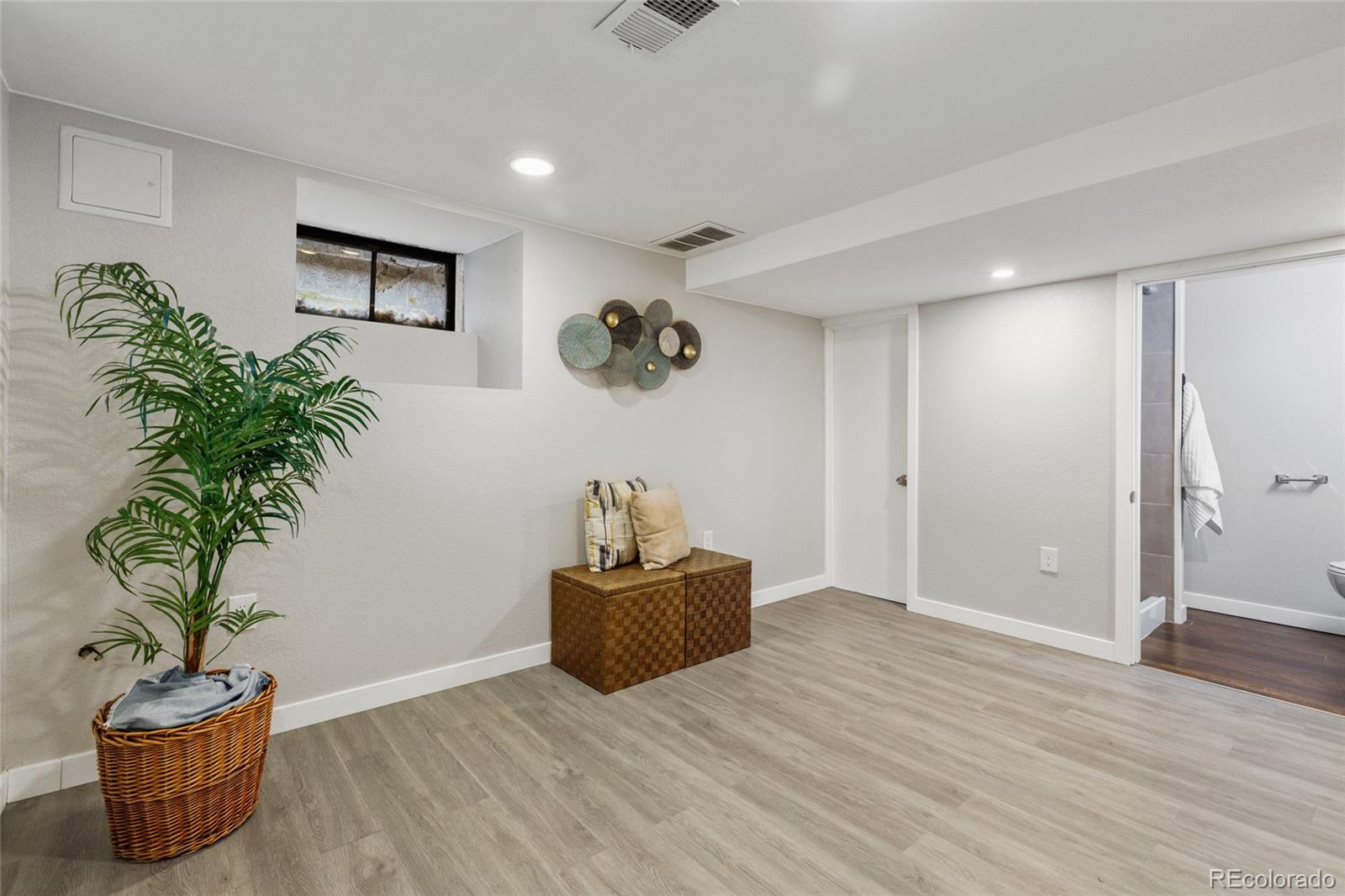 MLS Image #8 for 2217 s cherry street,denver, Colorado