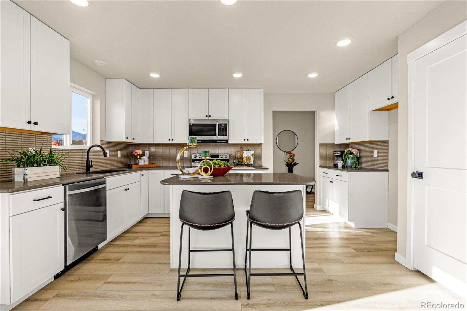 MLS Image #11 for 701  littlebear  ,colorado springs, Colorado