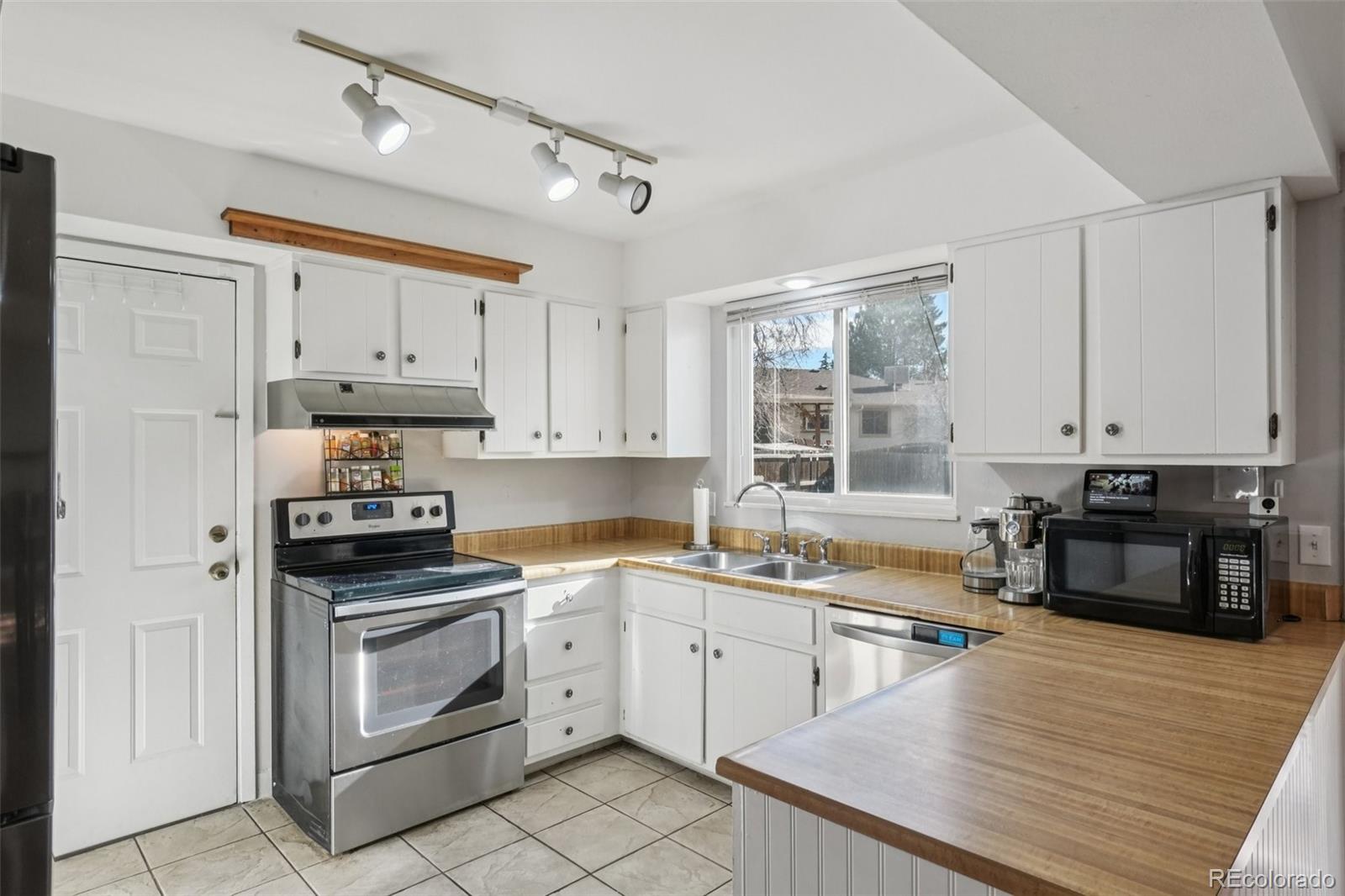 MLS Image #12 for 16646 e rice circle,aurora, Colorado