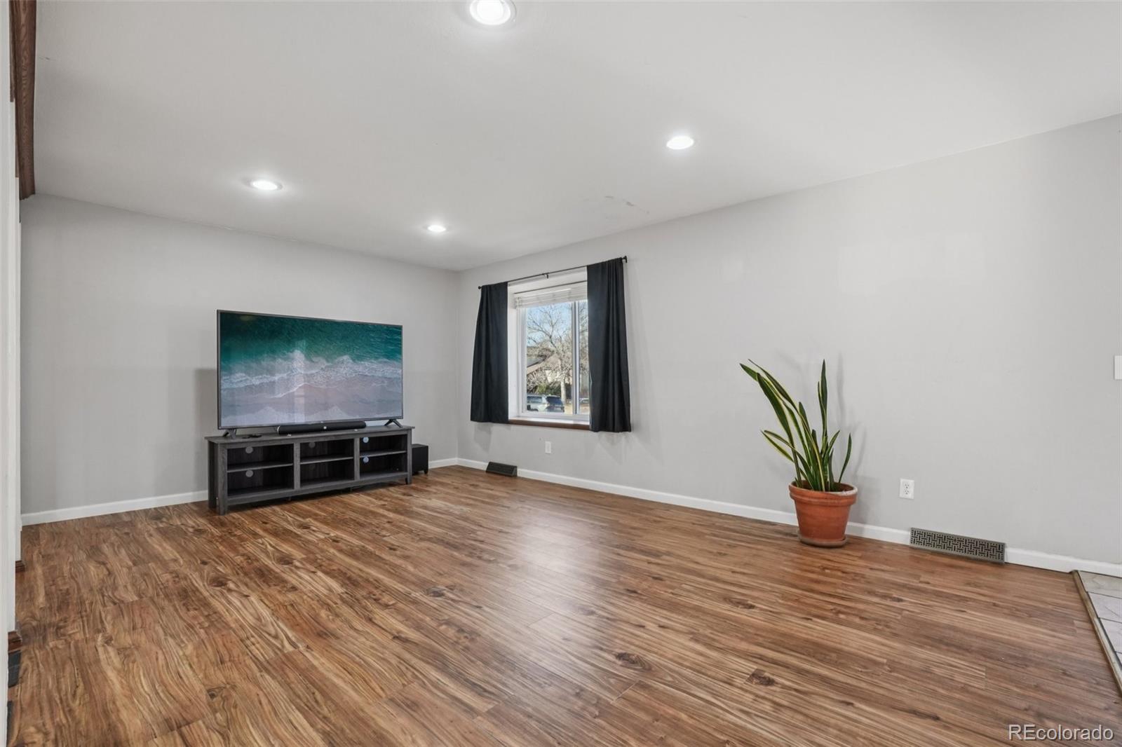 MLS Image #5 for 16646 e rice circle,aurora, Colorado