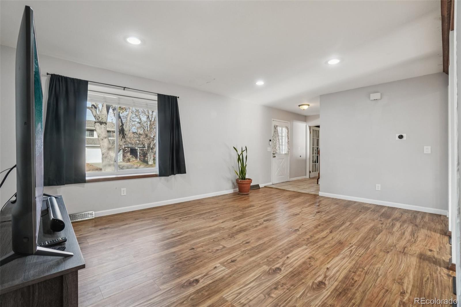 MLS Image #6 for 16646 e rice circle,aurora, Colorado