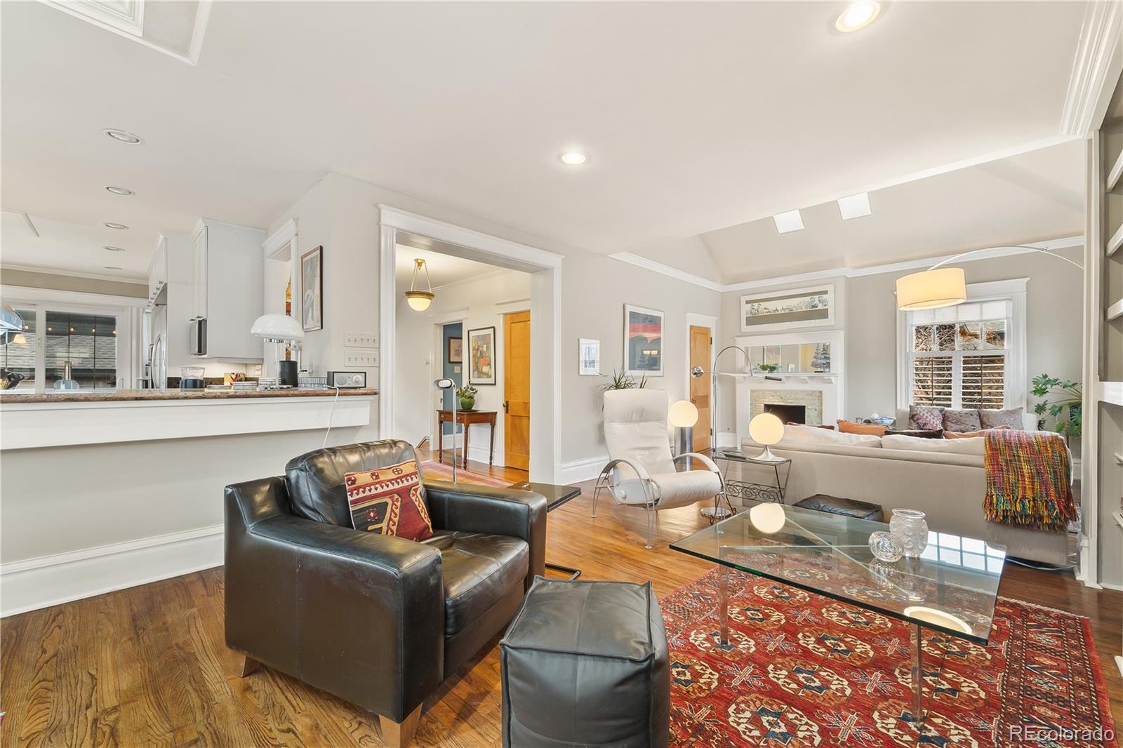 MLS Image #11 for 939 n pearl street c,denver, Colorado