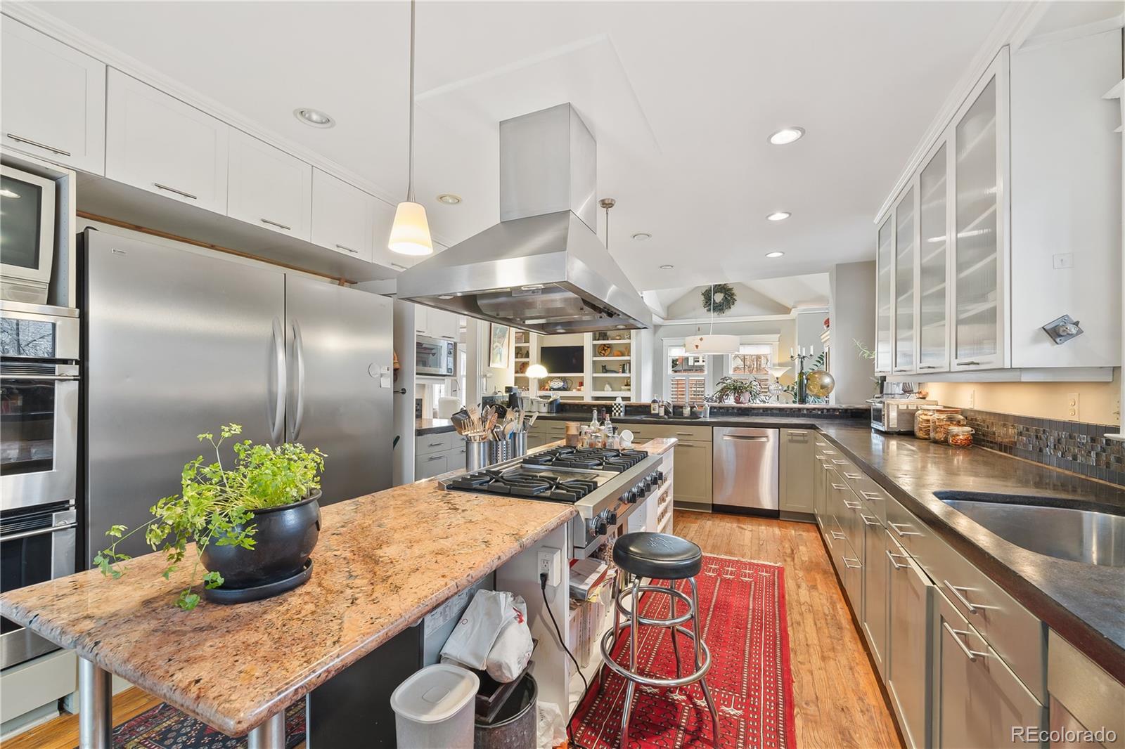 MLS Image #19 for 939 n pearl street c,denver, Colorado