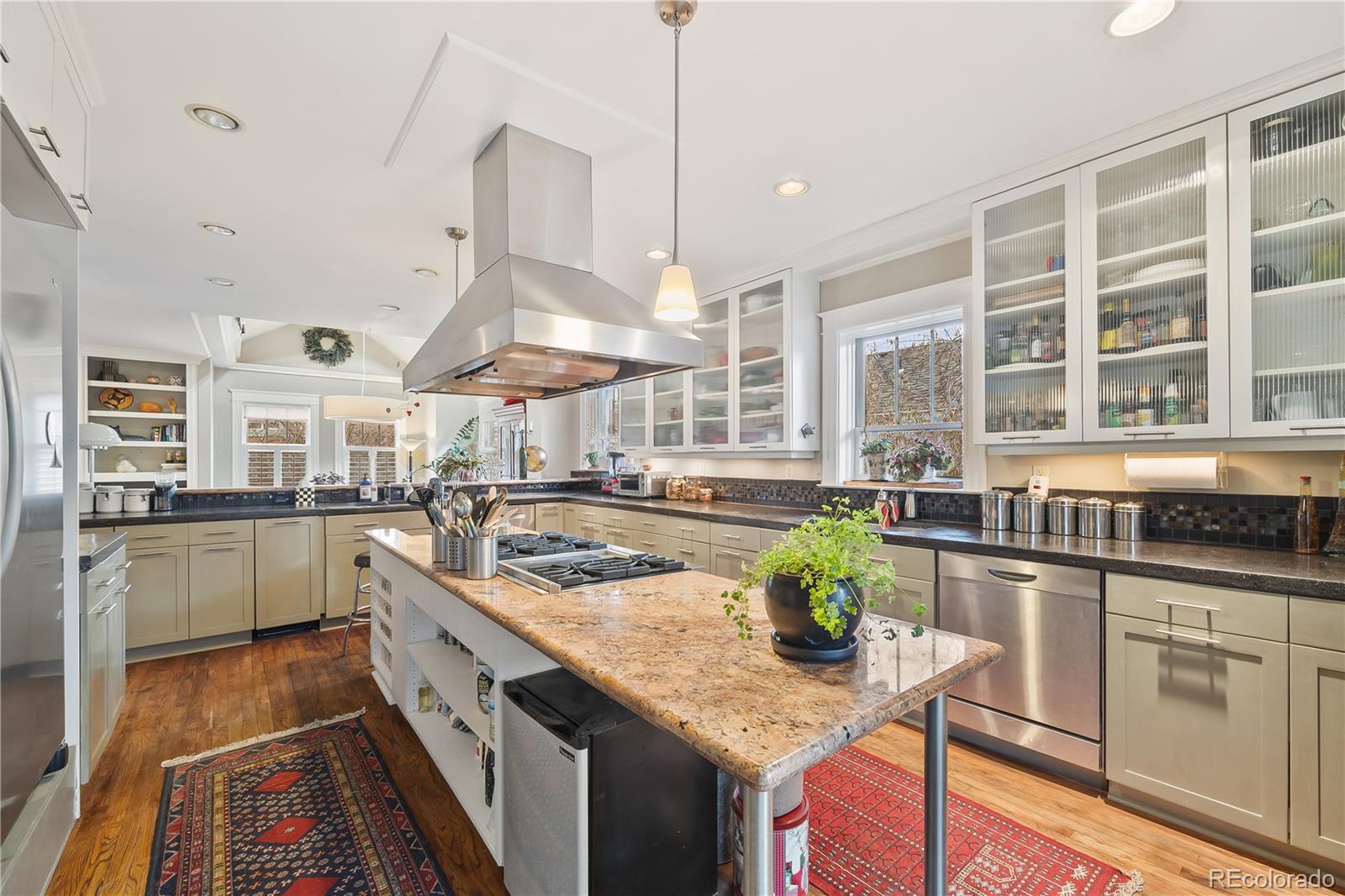 MLS Image #2 for 939 n pearl street c,denver, Colorado