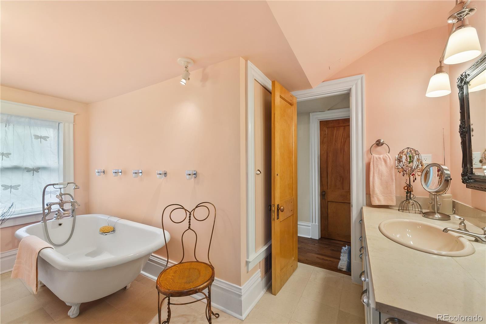 MLS Image #33 for 939 n pearl street c,denver, Colorado