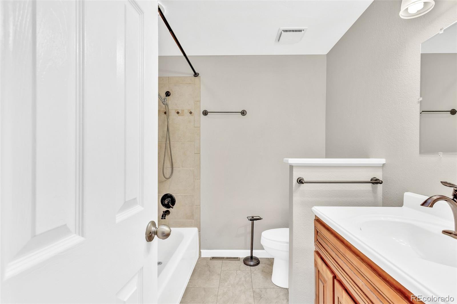 MLS Image #17 for 11262 w swarthmore place,littleton, Colorado