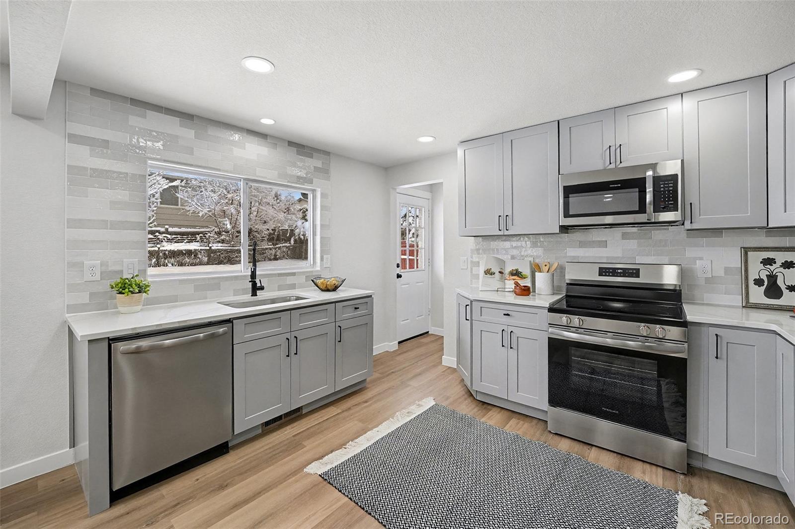 MLS Image #16 for 6552  harlan street,arvada, Colorado