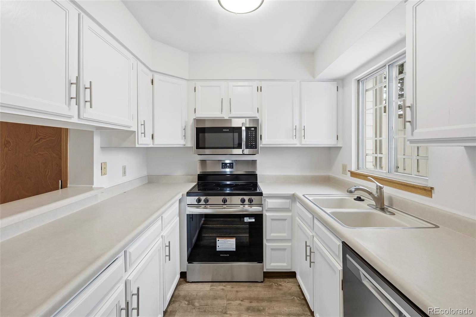 MLS Image #11 for 1811 s quebec way,denver, Colorado