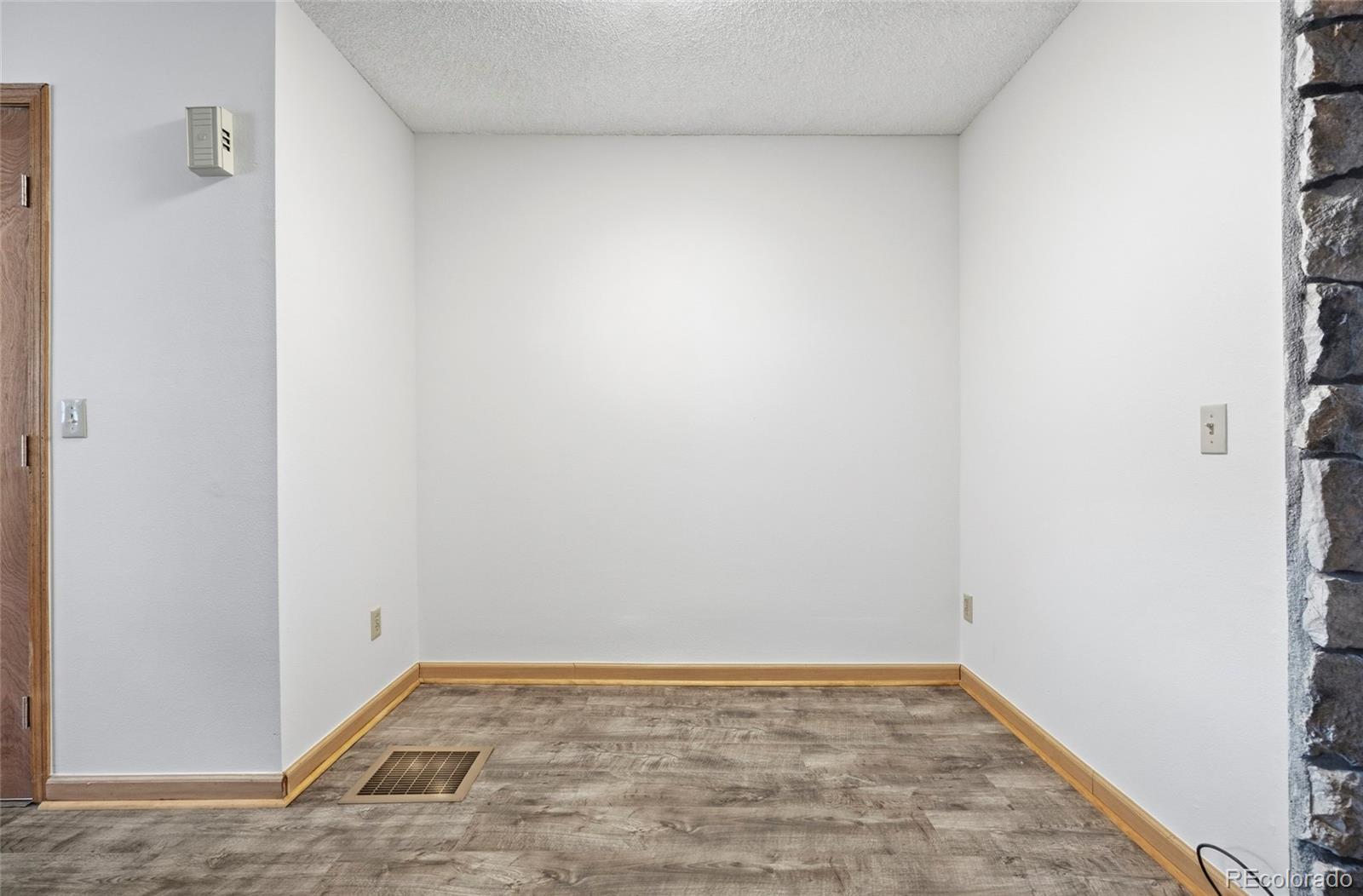MLS Image #15 for 1811 s quebec way,denver, Colorado
