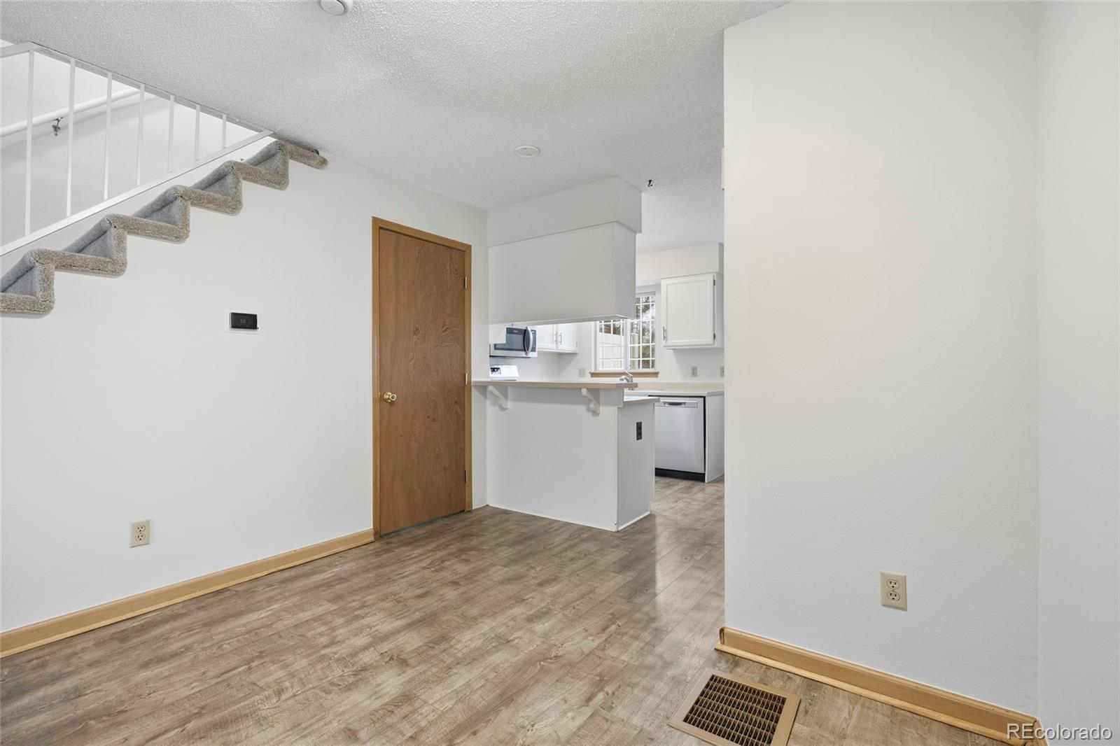 MLS Image #16 for 1811 s quebec way,denver, Colorado