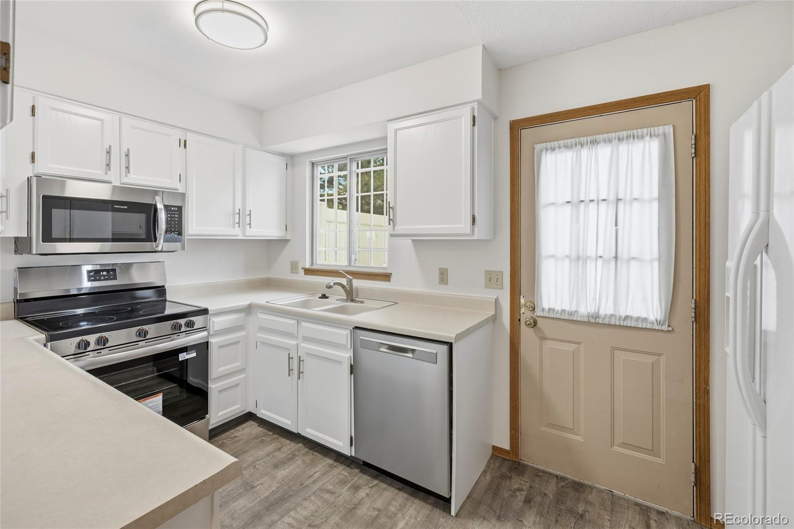 MLS Image #9 for 1811 s quebec way,denver, Colorado