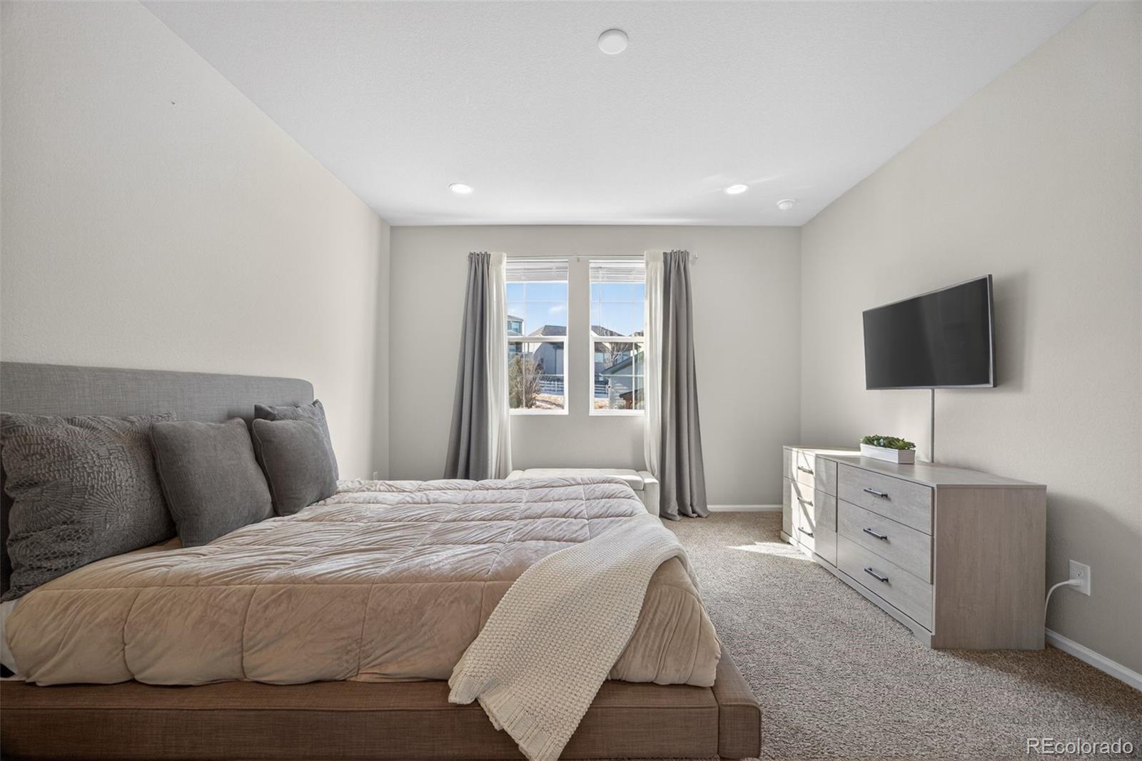 MLS Image #11 for 27200 e davies place,aurora, Colorado