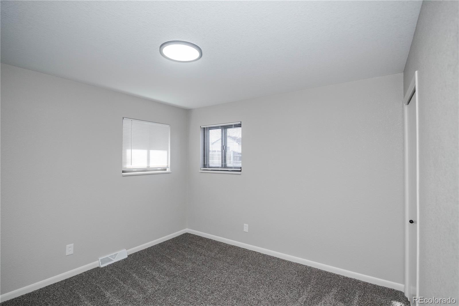 MLS Image #15 for 820  drake street,denver, Colorado