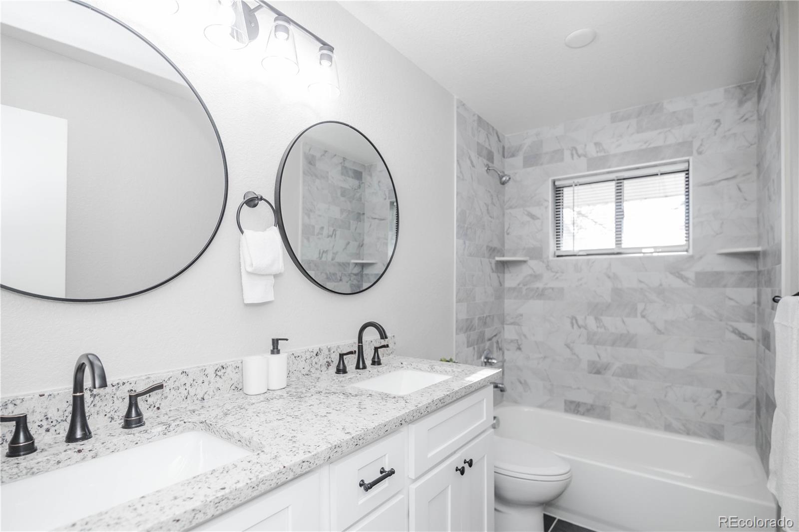MLS Image #17 for 820  drake street,denver, Colorado