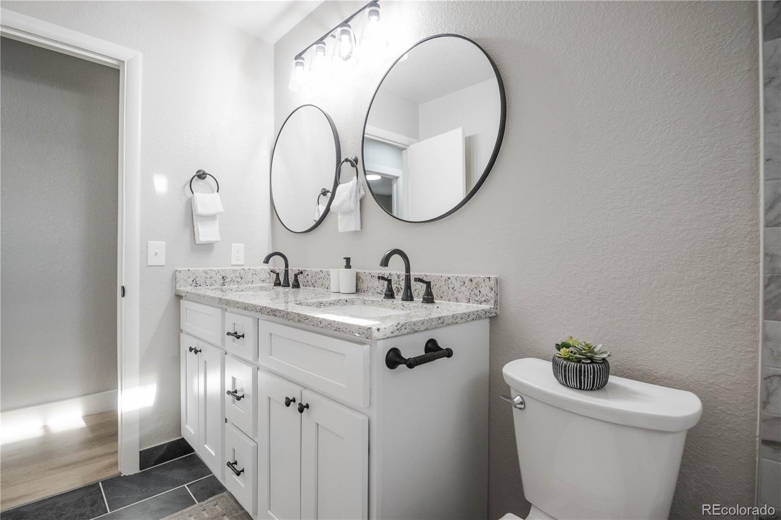 MLS Image #18 for 820  drake street,denver, Colorado