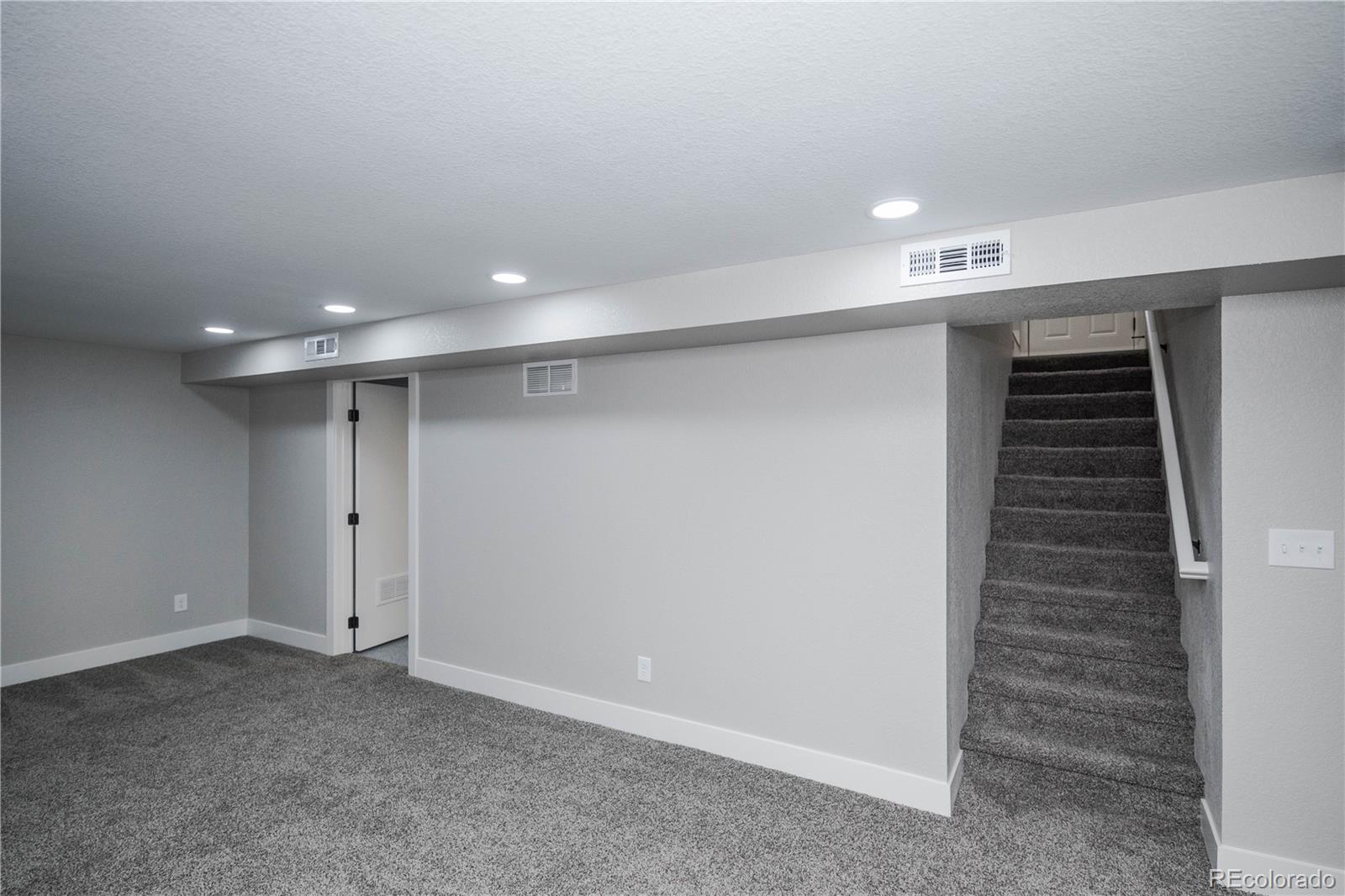 MLS Image #22 for 820  drake street,denver, Colorado