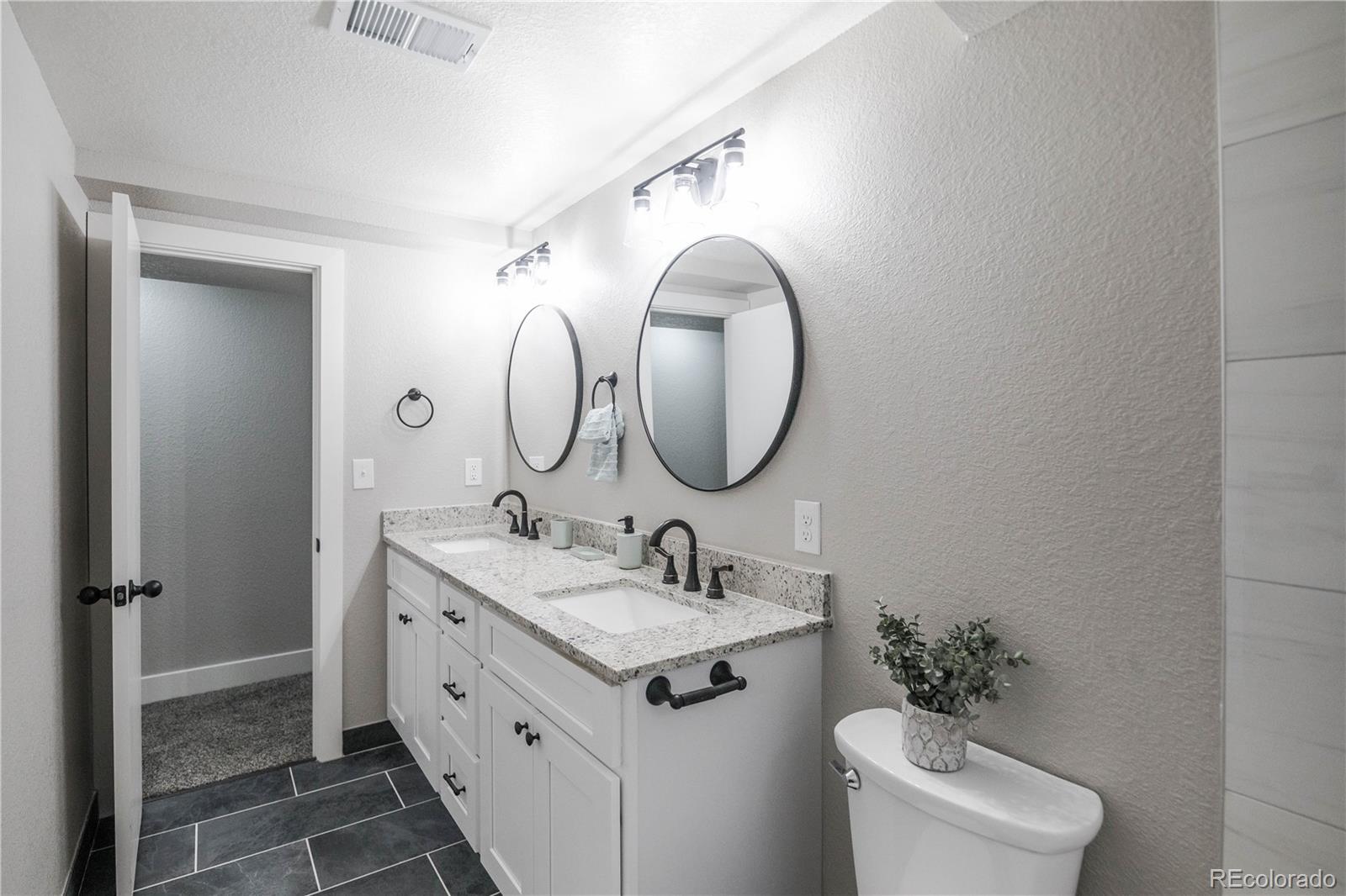 MLS Image #27 for 820  drake street,denver, Colorado