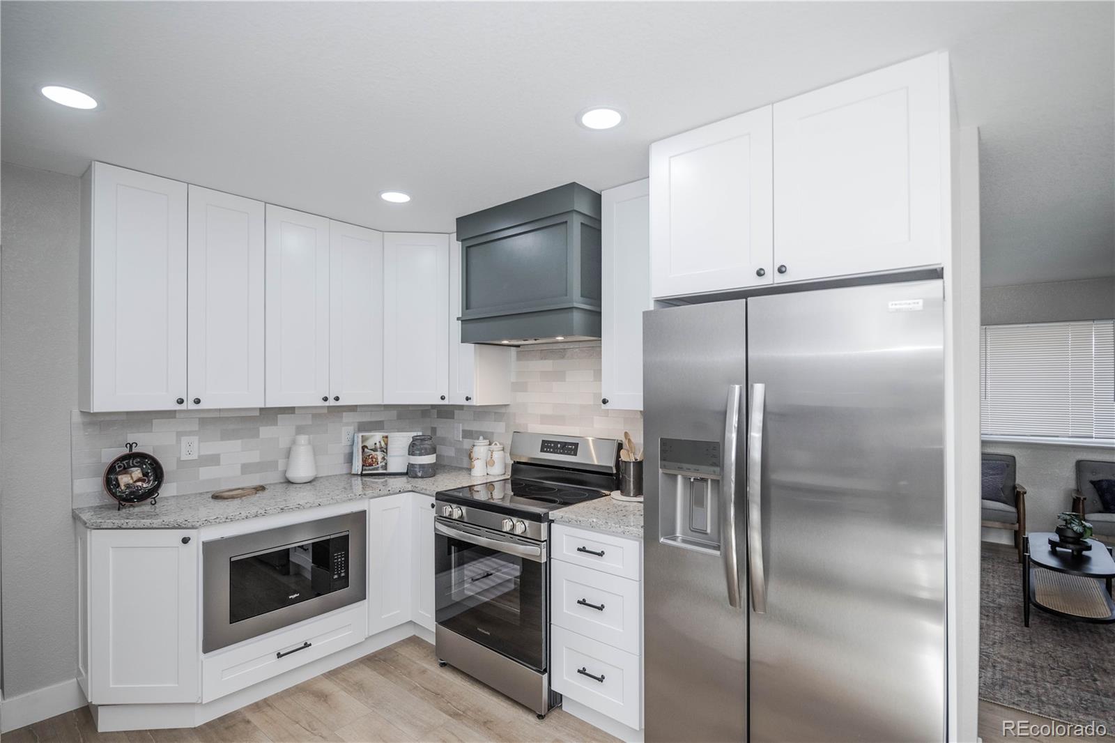 MLS Image #9 for 820  drake street,denver, Colorado