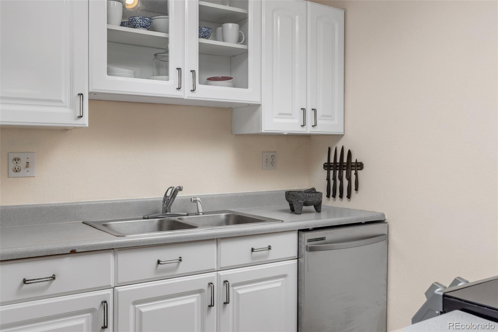 MLS Image #10 for 12180  huron  302,denver, Colorado
