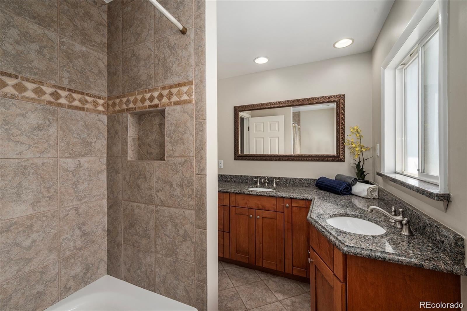 MLS Image #10 for 2609 s dahlia street,denver, Colorado