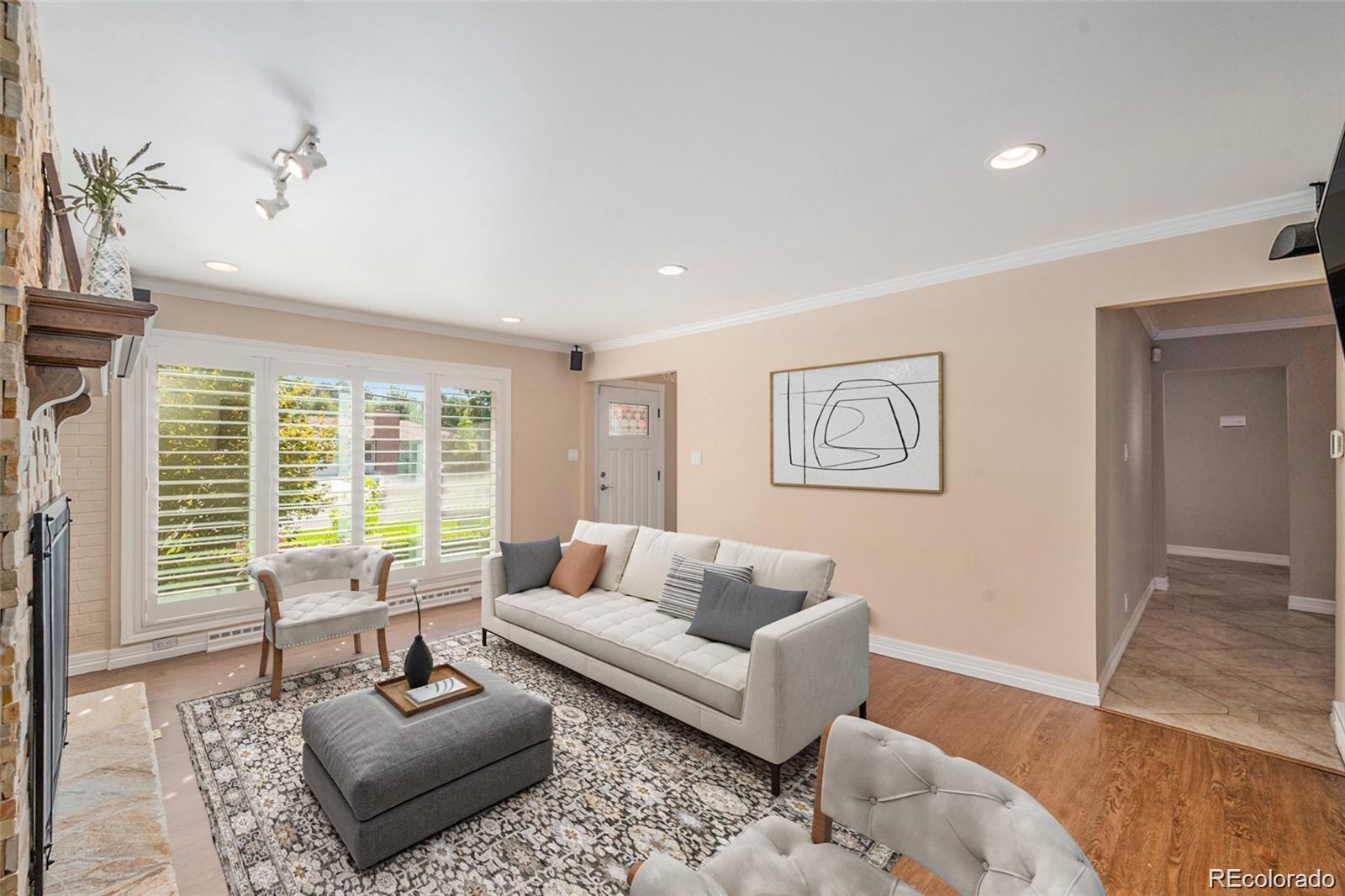 MLS Image #4 for 2609 s dahlia street,denver, Colorado