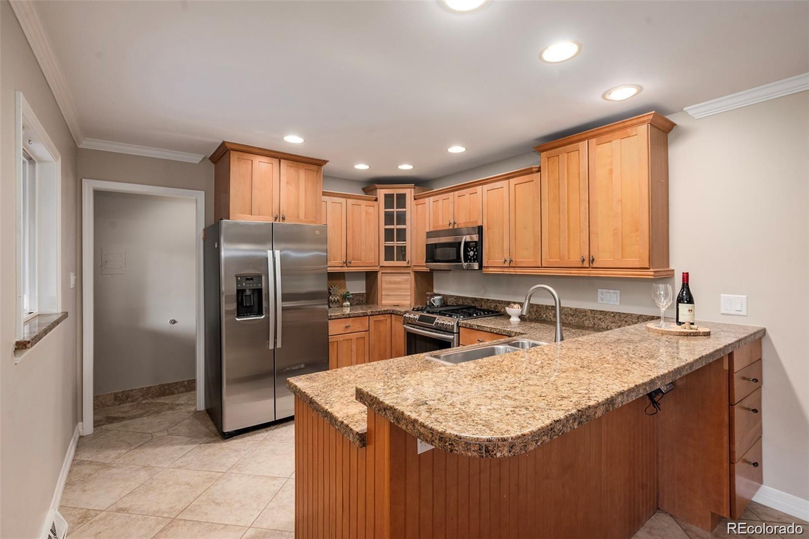 MLS Image #6 for 2609 s dahlia street,denver, Colorado