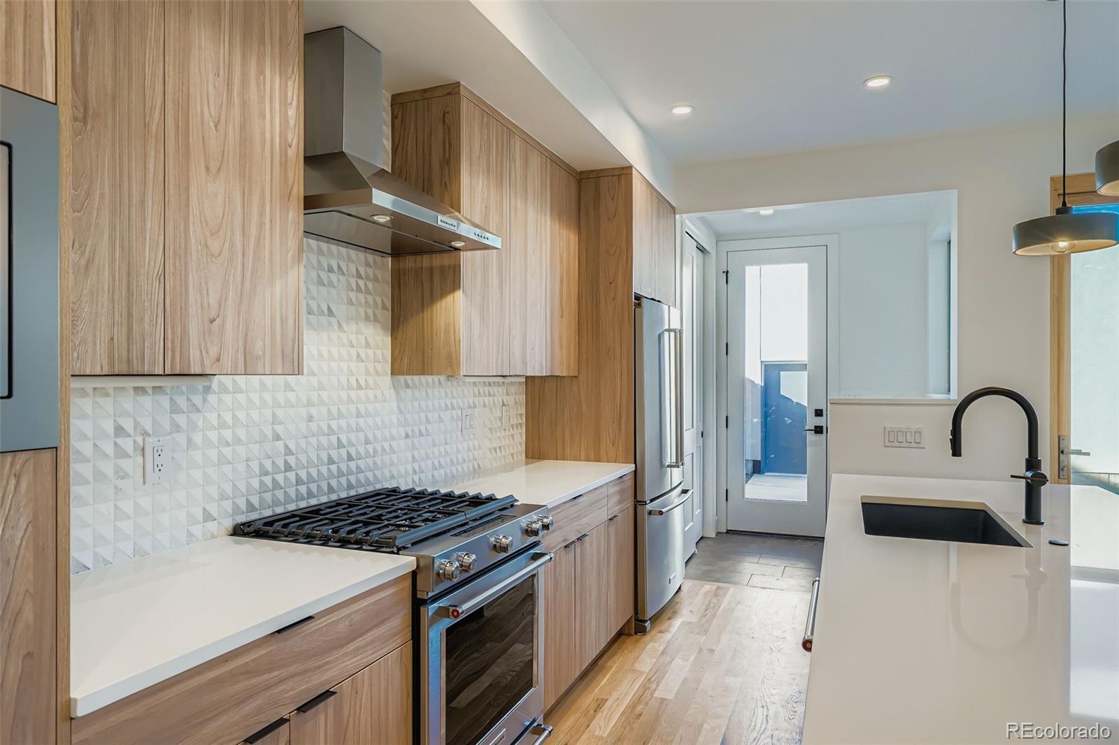 MLS Image #6 for 3963 n utica street,denver, Colorado