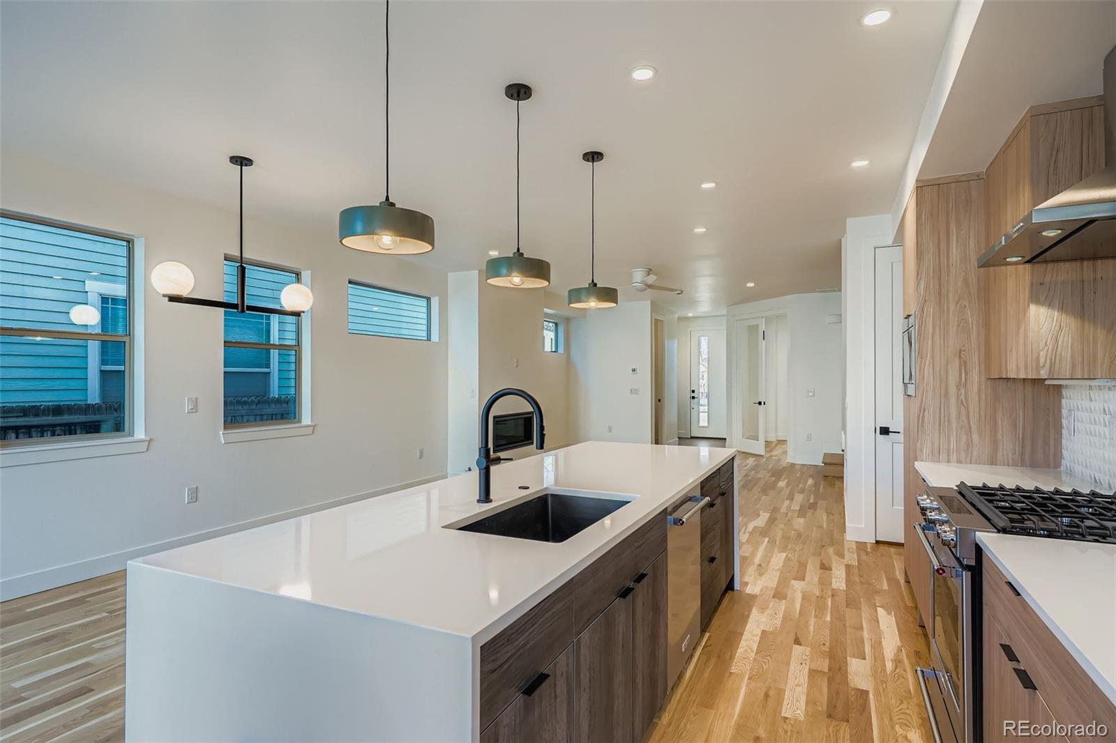 MLS Image #7 for 3963 n utica street,denver, Colorado