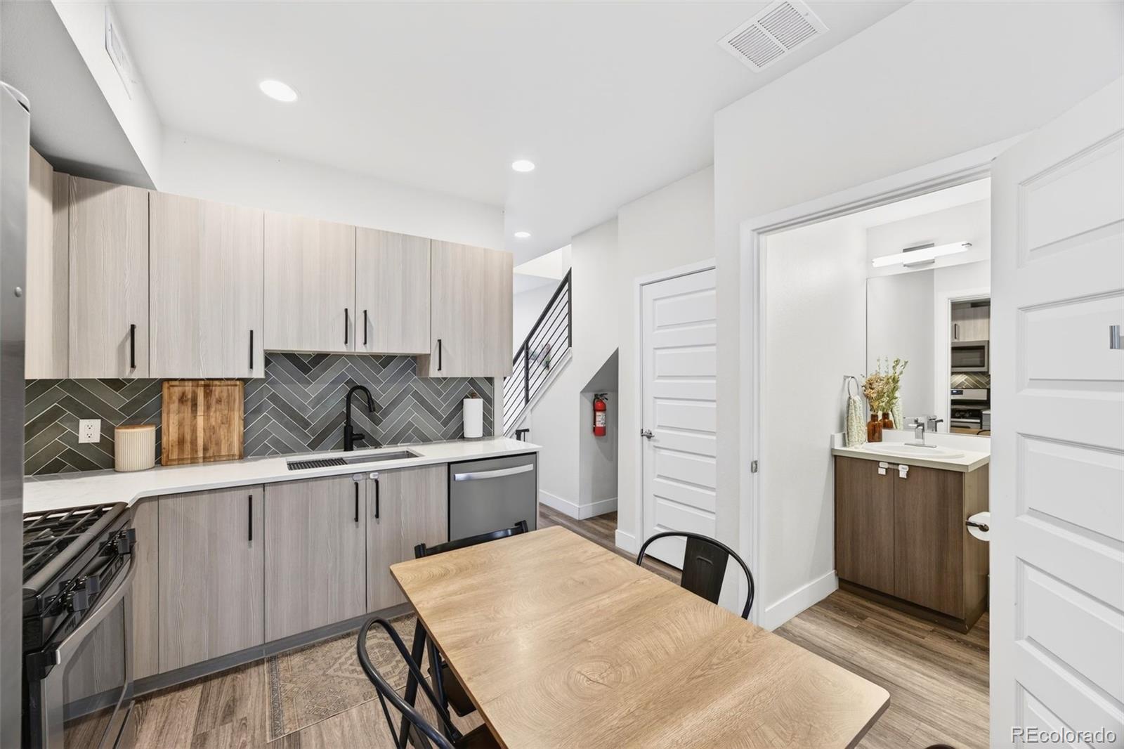 MLS Image #5 for 3080  wilson court 2,denver, Colorado