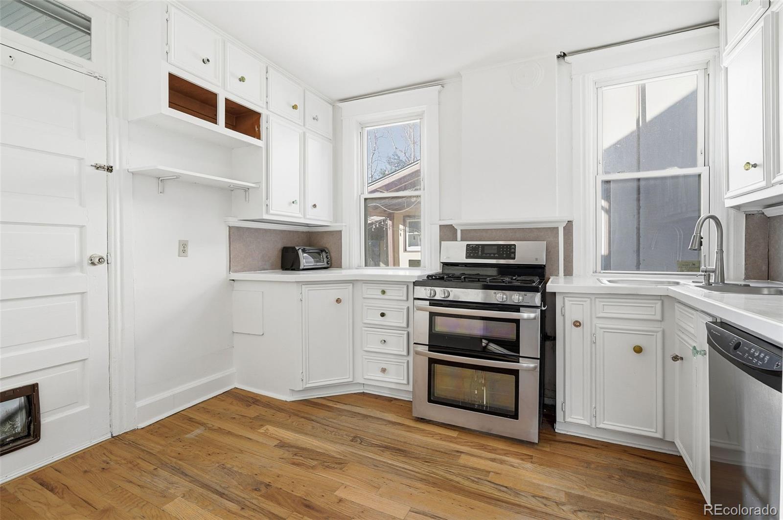 MLS Image #16 for 385 s logan street,denver, Colorado
