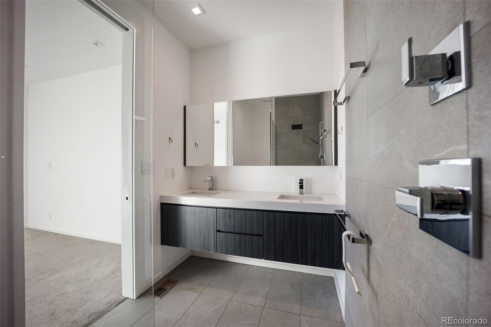 MLS Image #10 for 2162 s delaware street,denver, Colorado