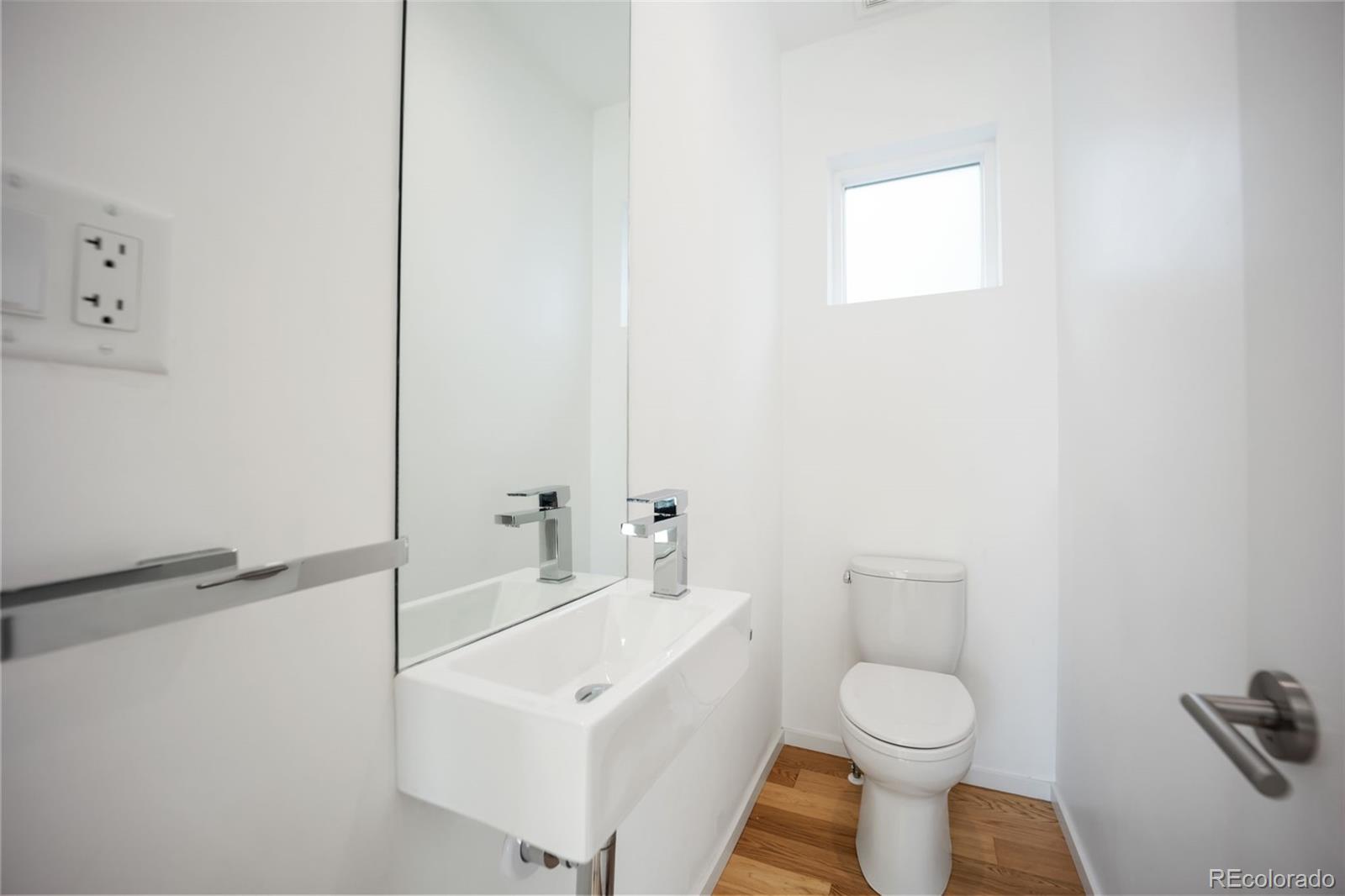 MLS Image #6 for 2162 s delaware street,denver, Colorado