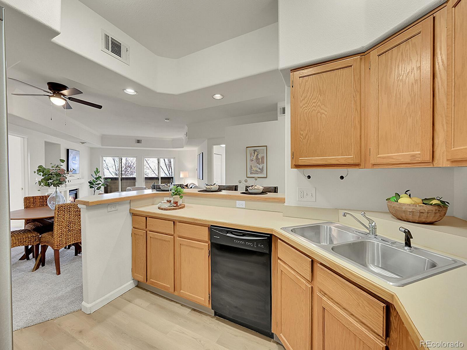 MLS Image #12 for 930 e plum creek parkway 205,castle rock, Colorado