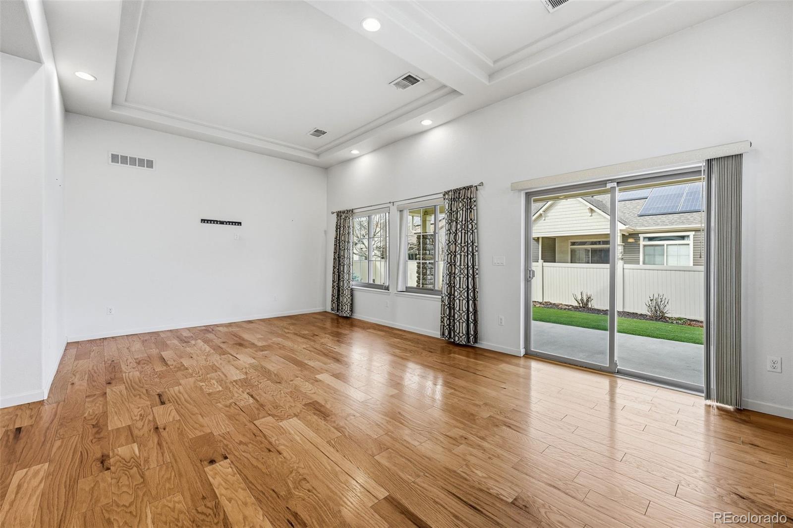 MLS Image #10 for 19753 e 54th avenue,denver, Colorado