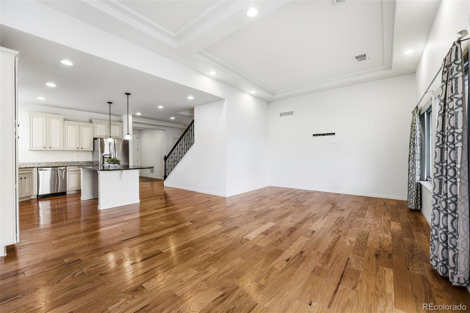 MLS Image #15 for 19753 e 54th avenue,denver, Colorado