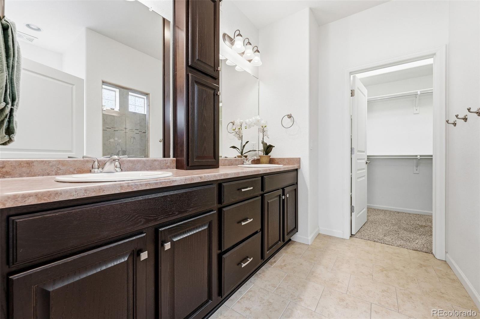 MLS Image #23 for 19753 e 54th avenue,denver, Colorado