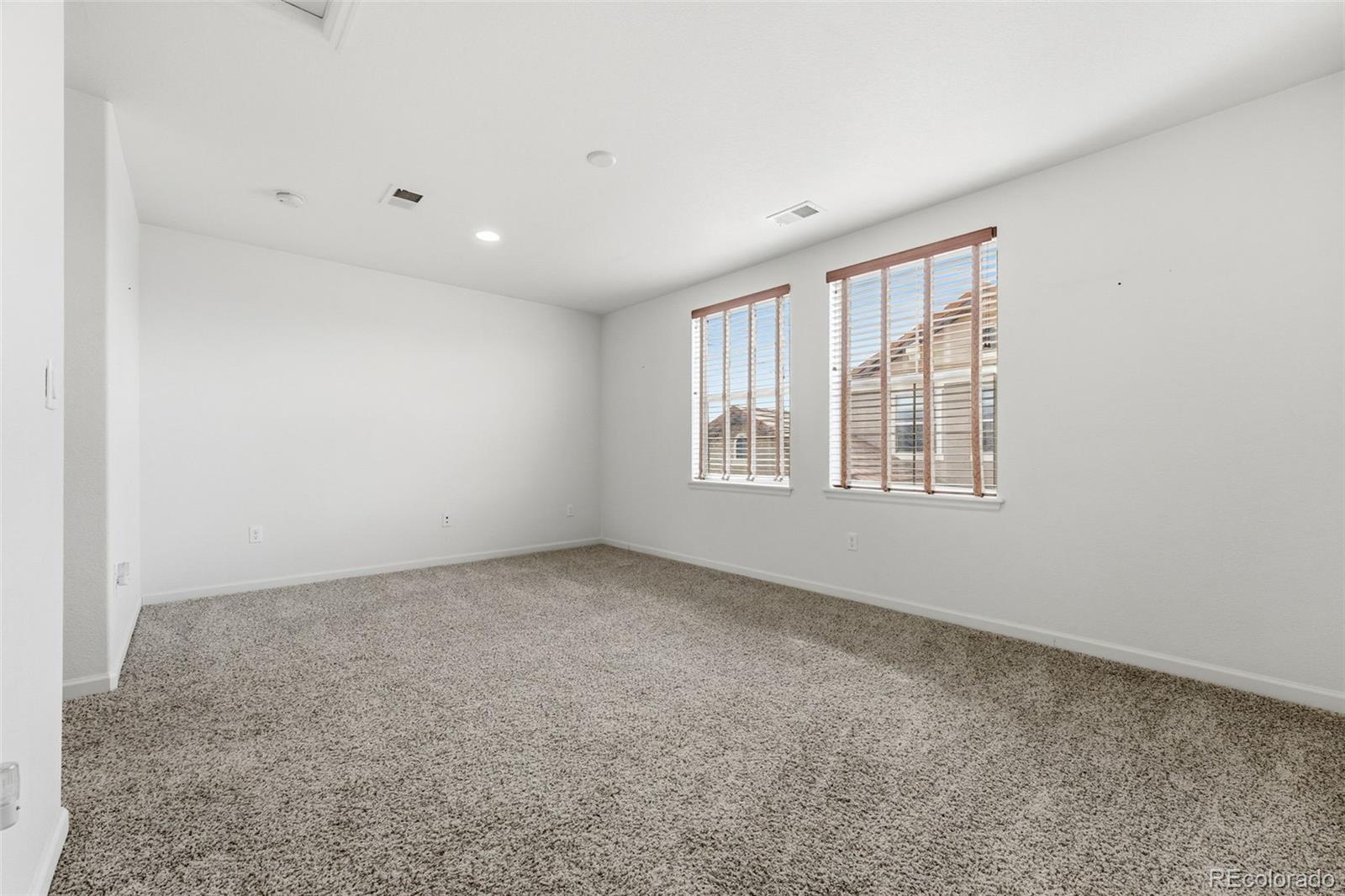 MLS Image #31 for 19753 e 54th avenue,denver, Colorado