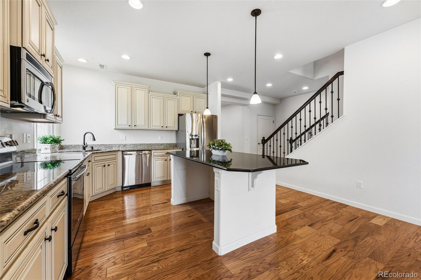 MLS Image #5 for 19753 e 54th avenue,denver, Colorado
