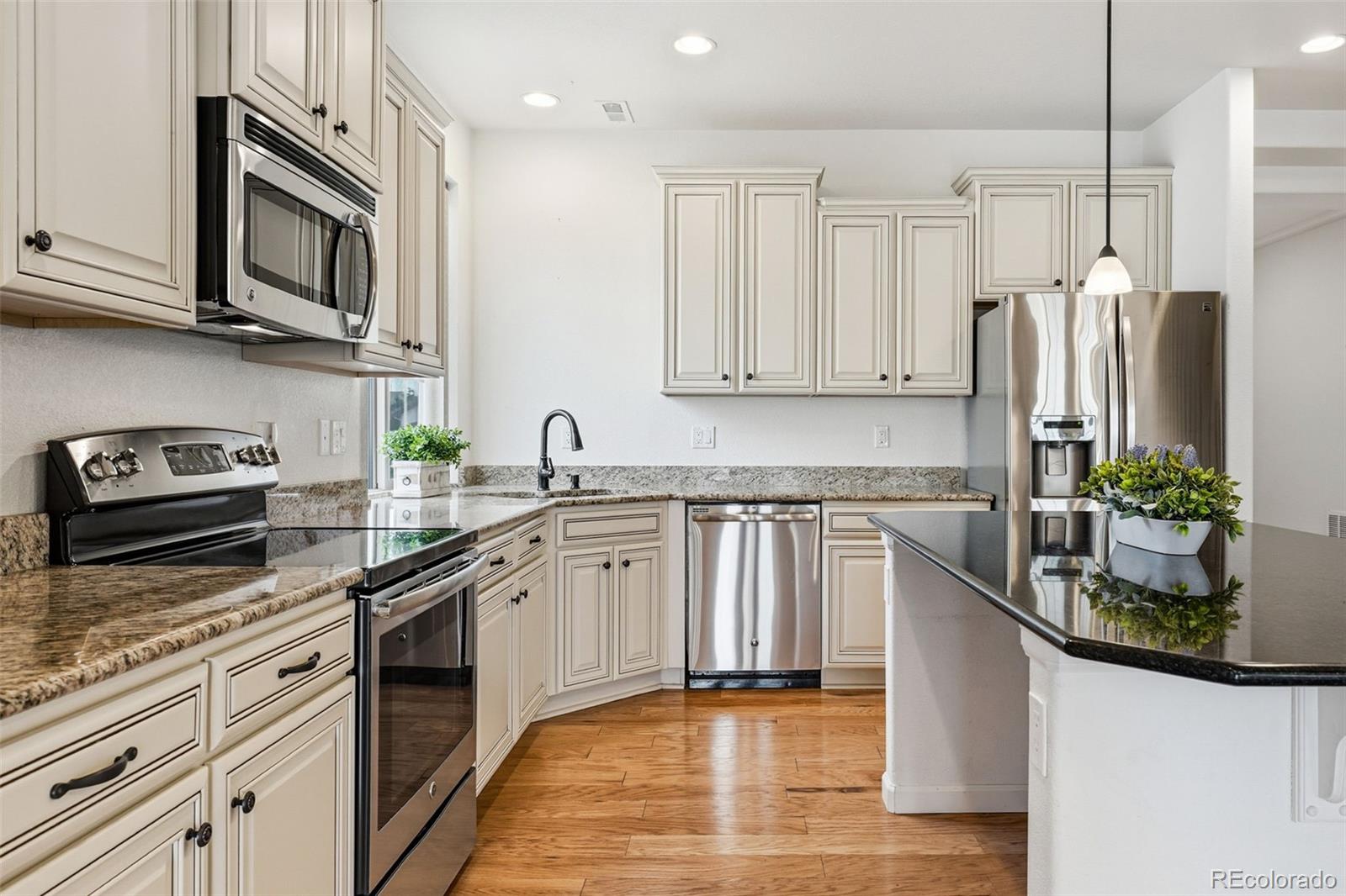 MLS Image #6 for 19753 e 54th avenue,denver, Colorado