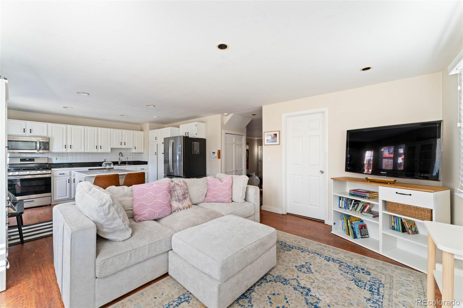 MLS Image #11 for 2551 s logan street,denver, Colorado