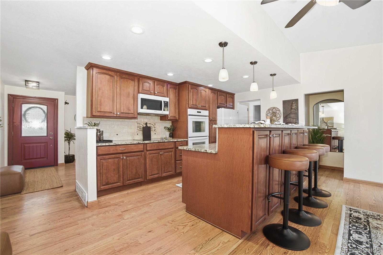 MLS Image #13 for 3378 s elkhart street,aurora, Colorado