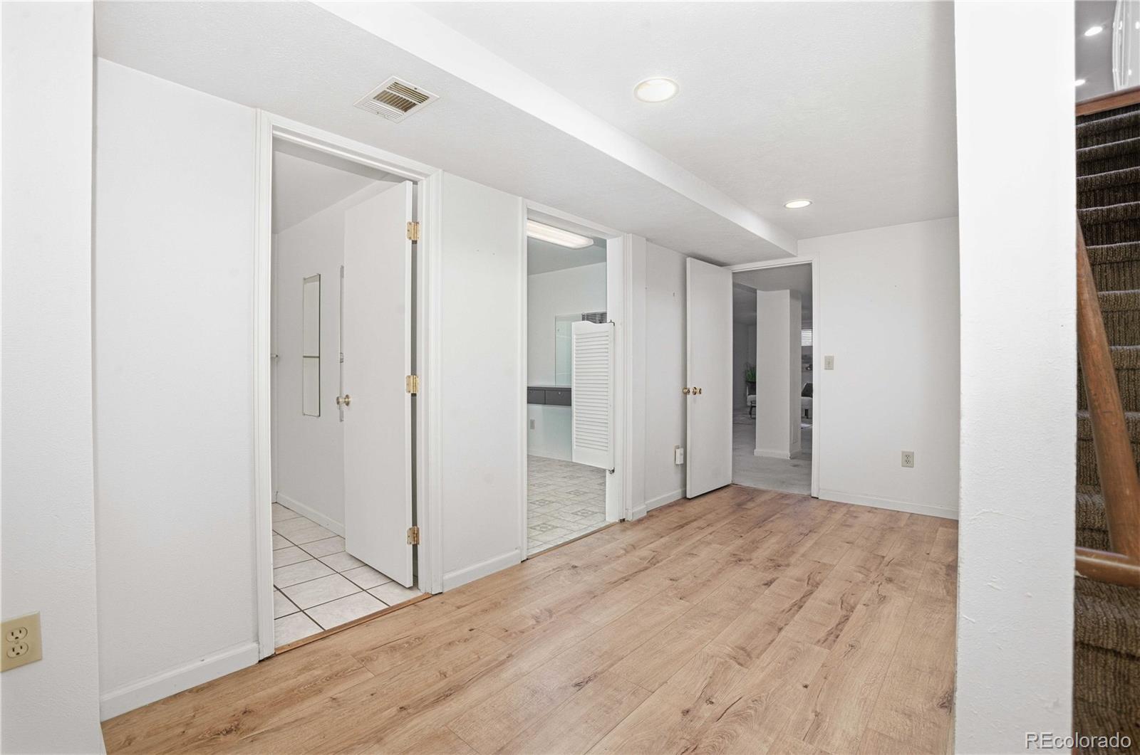 MLS Image #31 for 3378 s elkhart street,aurora, Colorado
