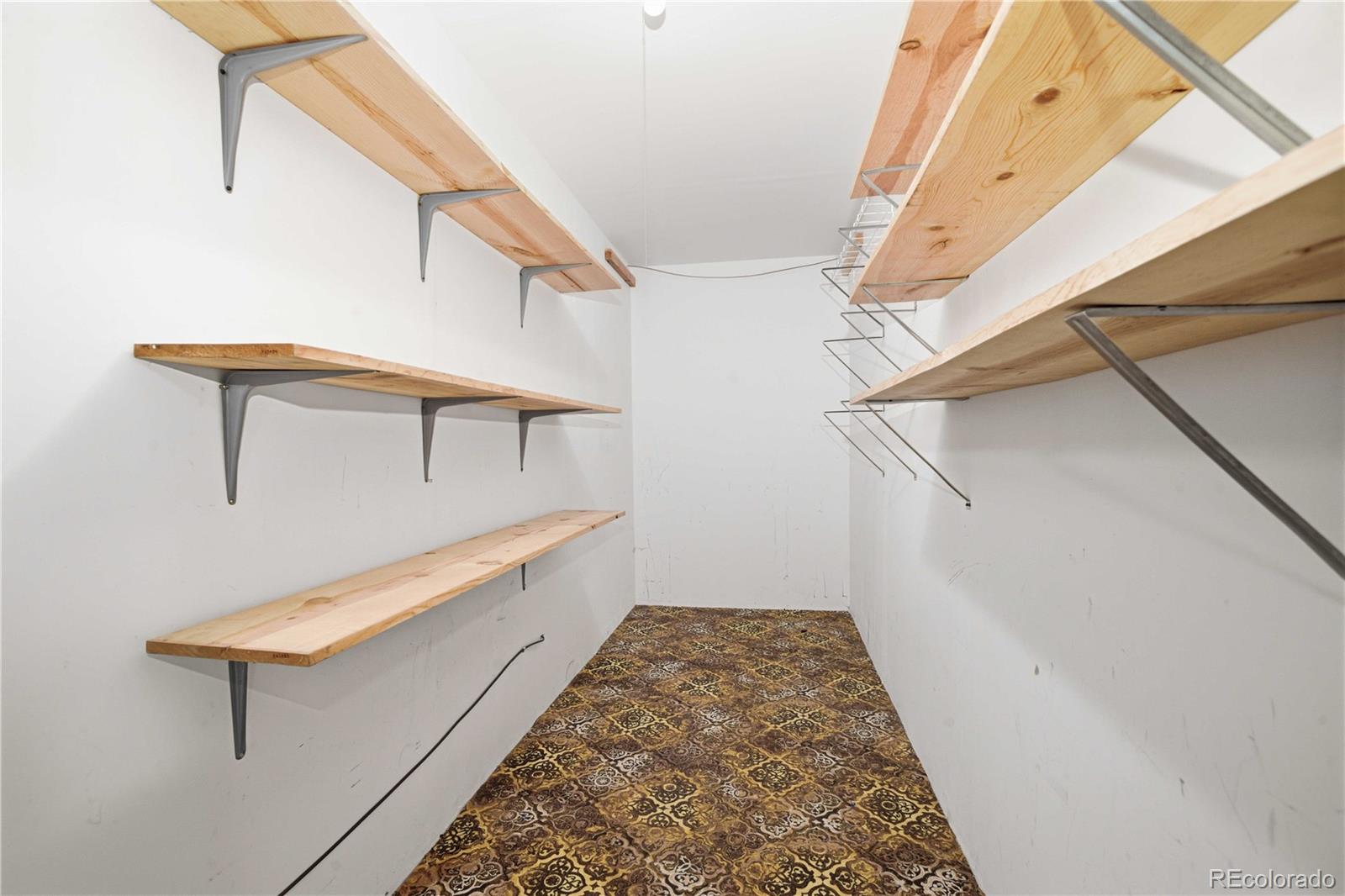 MLS Image #38 for 3378 s elkhart street,aurora, Colorado